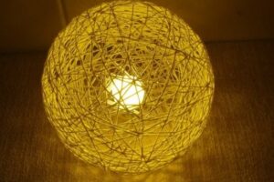 Изготовление плафона из ниток своими руками